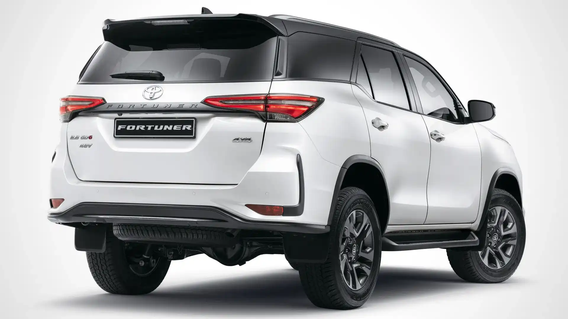 Toyota Fortuner - Image 2